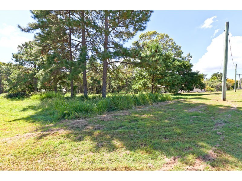 15 Robert St, Russell Island QLD 4184