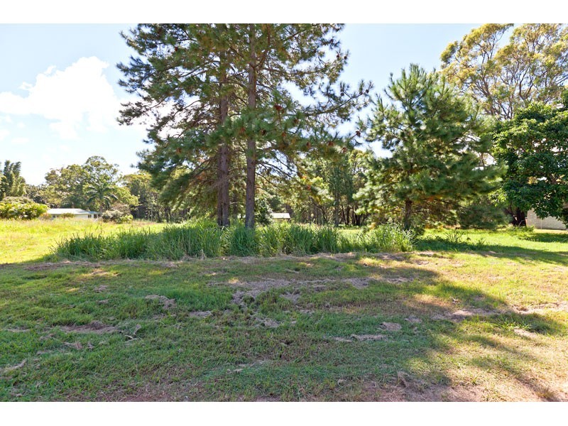 15 Robert St, Russell Island QLD 4184