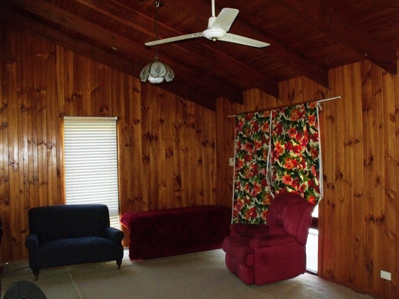 1 Gay Tce, Russell Island QLD 4184