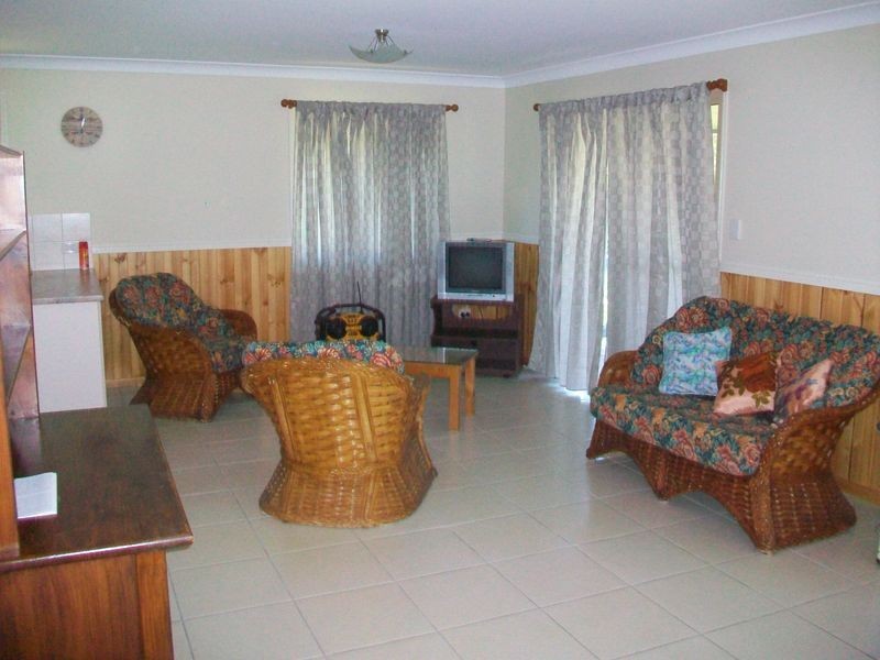 10 Pao Pao Rd, Russell Island QLD 4184