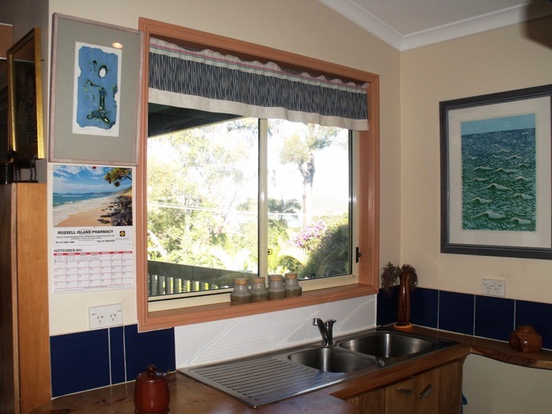 6 Cutter St, Russell Island QLD 4184