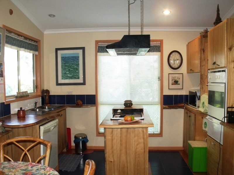 6 Cutter St, Russell Island QLD 4184