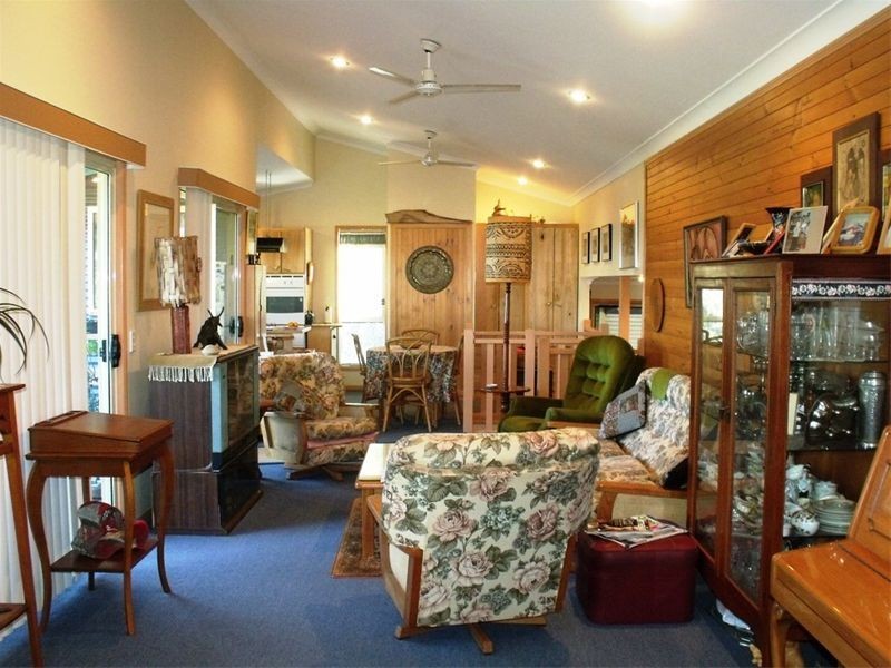 6 Cutter St, Russell Island QLD 4184