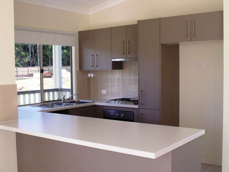 16 Panorama Av, Russell Island QLD 4184