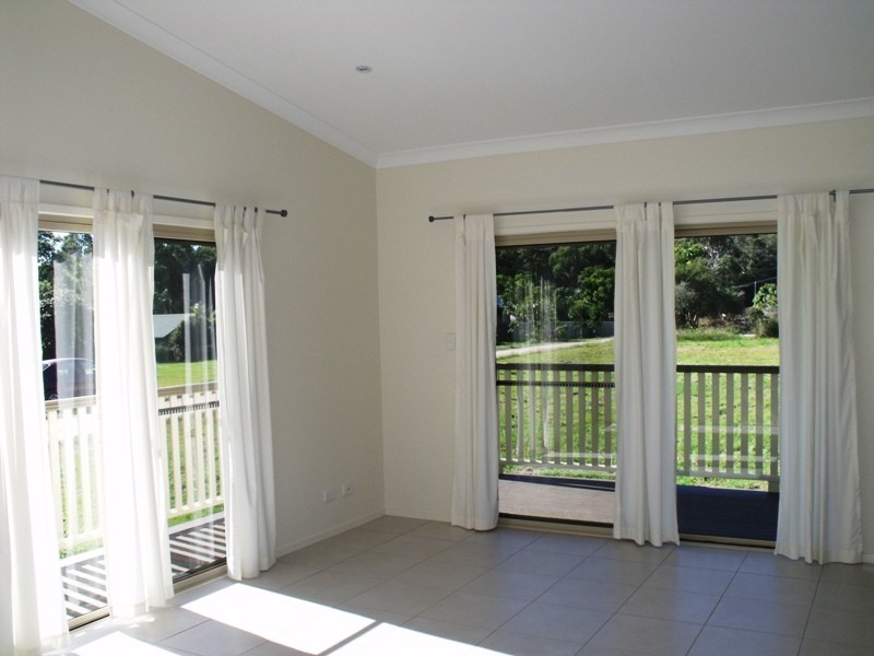16 Panorama Av, Russell Island QLD 4184