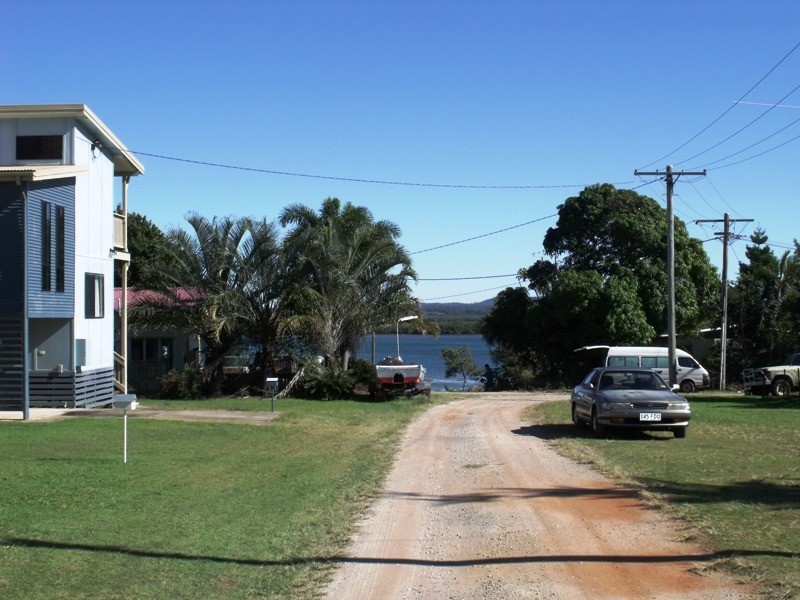 16 Panorama Av, Russell Island QLD 4184