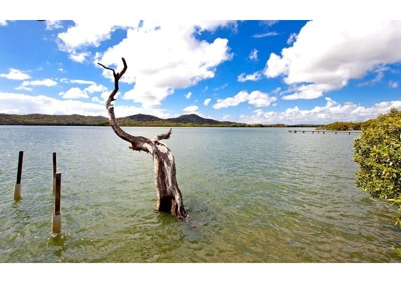 44 Canaipa Point Dr, Russell Island QLD 4184
