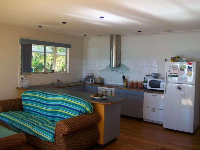 110 Minjeeriba Rd, Russell Island QLD 4184