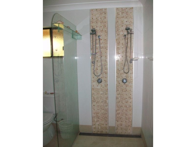 110 Minjeeriba Rd, Russell Island QLD 4184