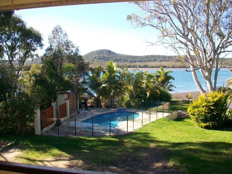 110 Minjeeriba Rd, Russell Island QLD 4184