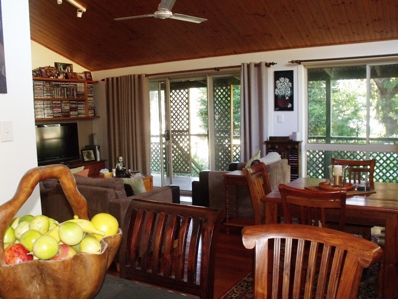 191 High Central Rd, Macleay Island QLD 4184