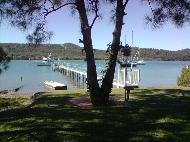 85 Wahine Drive, Russell Island QLD 4184