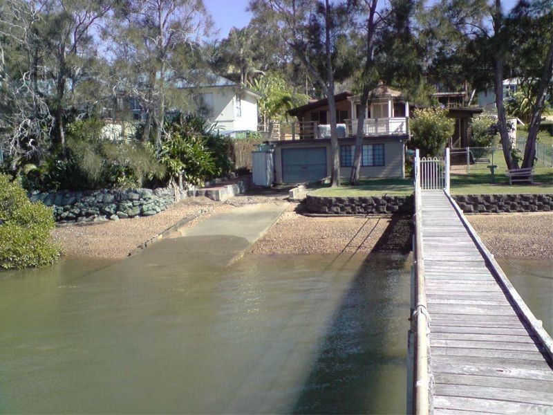 85 Wahine Drive, Russell Island QLD 4184