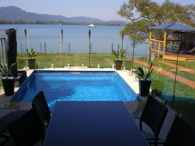 28 Oasis Drive, Russell Island QLD 4184