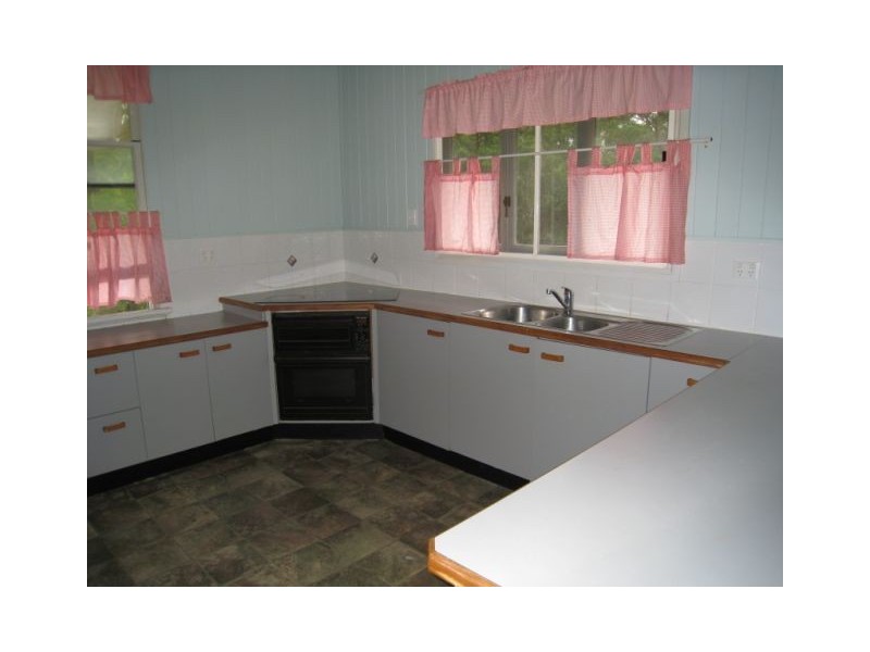 5 Ritson St, Russell Island QLD 4184