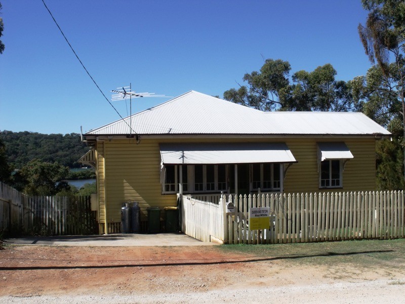 4 Leichhardt Tce, Russell Island QLD 4184