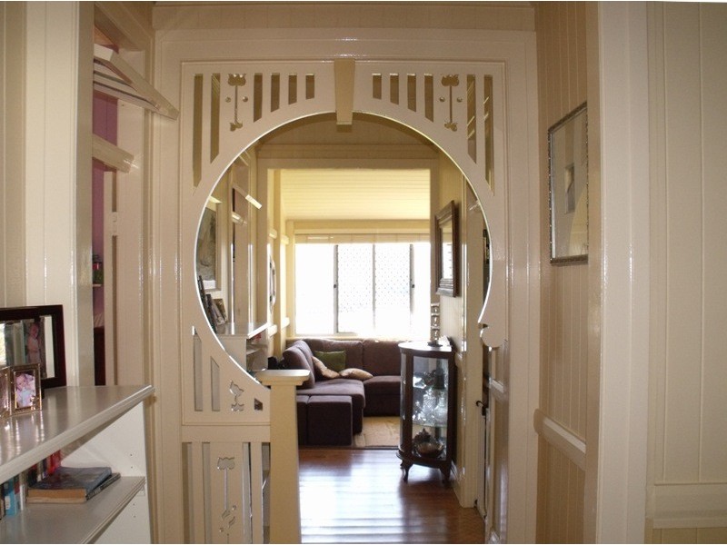 4 Leichhardt Tce, Russell Island QLD 4184