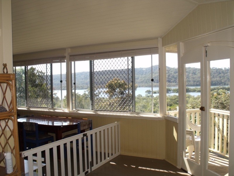 4 Leichhardt Tce, Russell Island QLD 4184