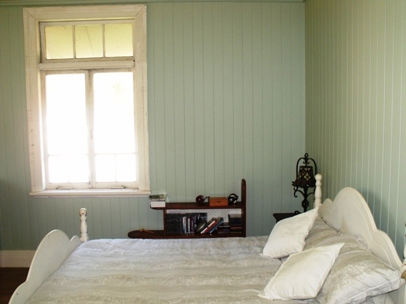 4 Leichhardt Tce, Russell Island QLD 4184