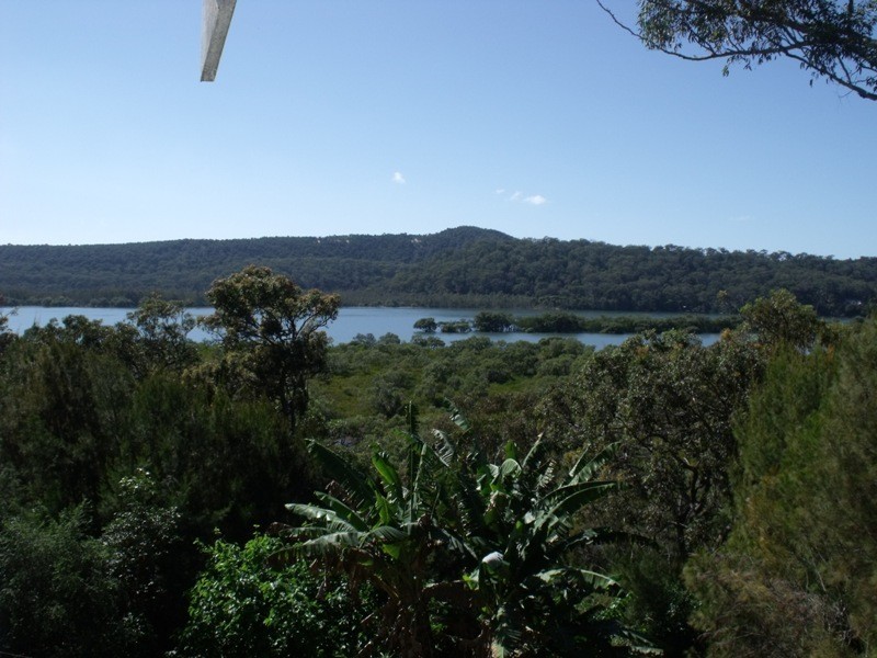 4 Leichhardt Tce, Russell Island QLD 4184