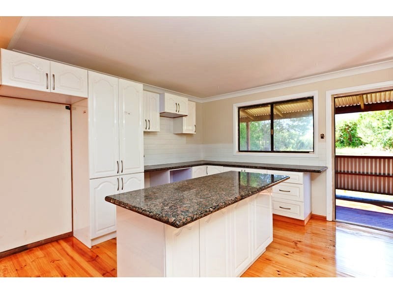 15 Fiji St, Russell Island QLD 4184