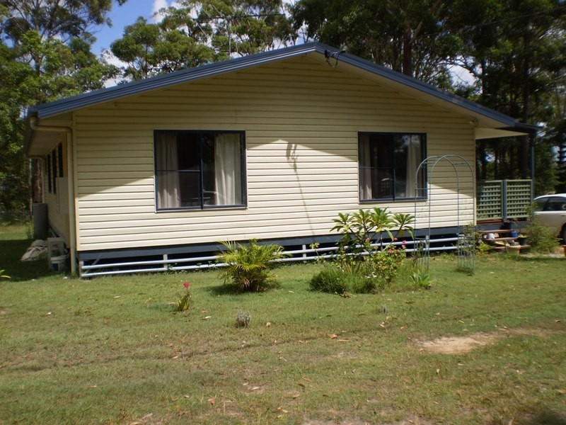 28 Angorra St., Russell Island QLD 4184
