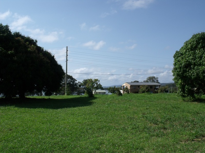 2 – 22 Canaipa Point Dr, Russell Island QLD 4184