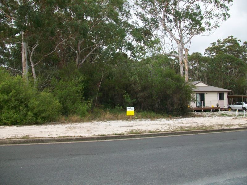 198 Centre Rd, Russell Island QLD 4184