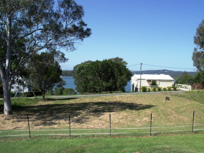 12 Ketch St, Russell Island QLD 4184