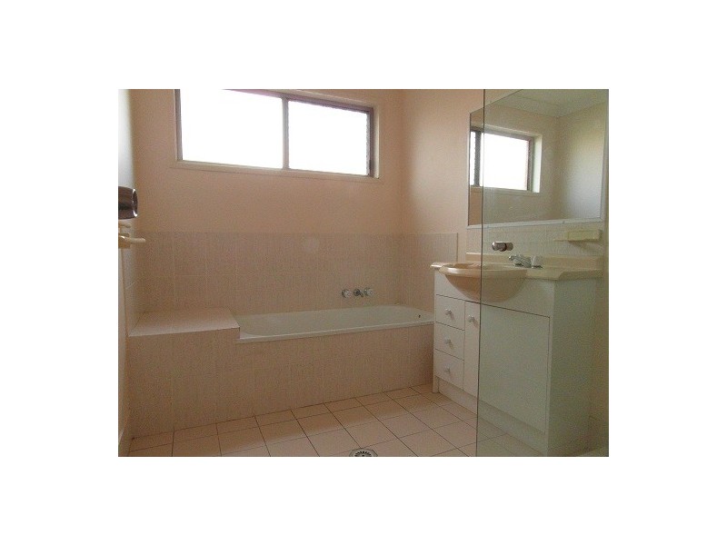 7 Pascali Ct, Varsity Lakes QLD 4227