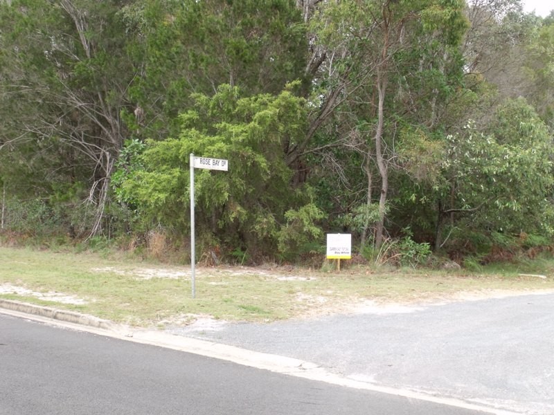 2 Rose Bay Dr, Russell Island QLD 4184