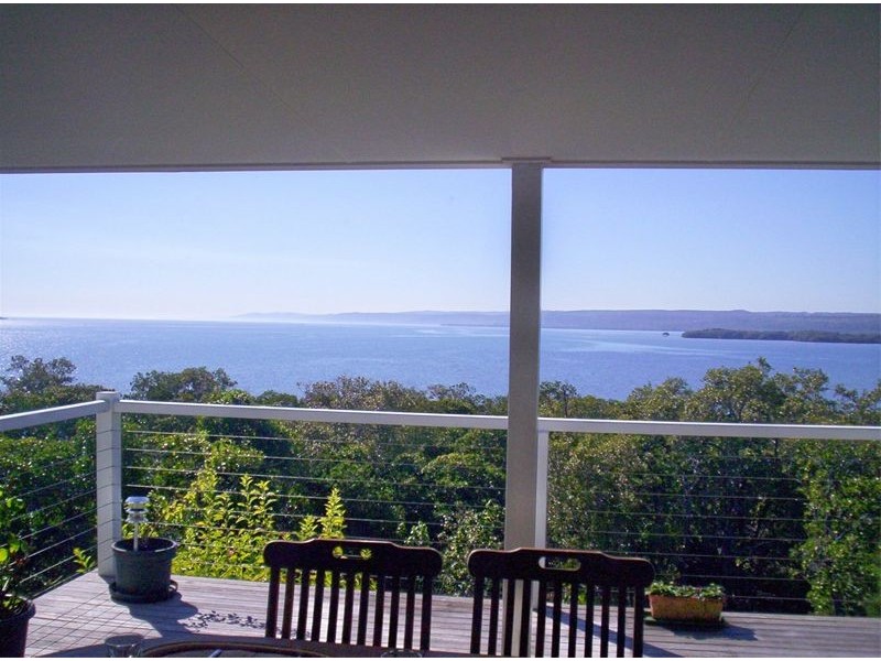 27  Bay Drive, Russell Island QLD 4184