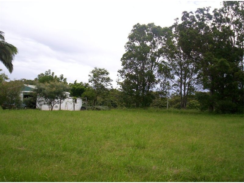 8  Hill Street, Russell Island QLD 4184