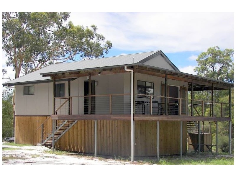 15  Frangipanni St, Russell Island QLD 4184