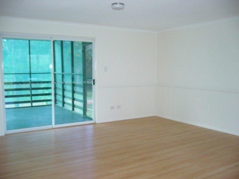 16 Nicholas St, Russell Island QLD 4184