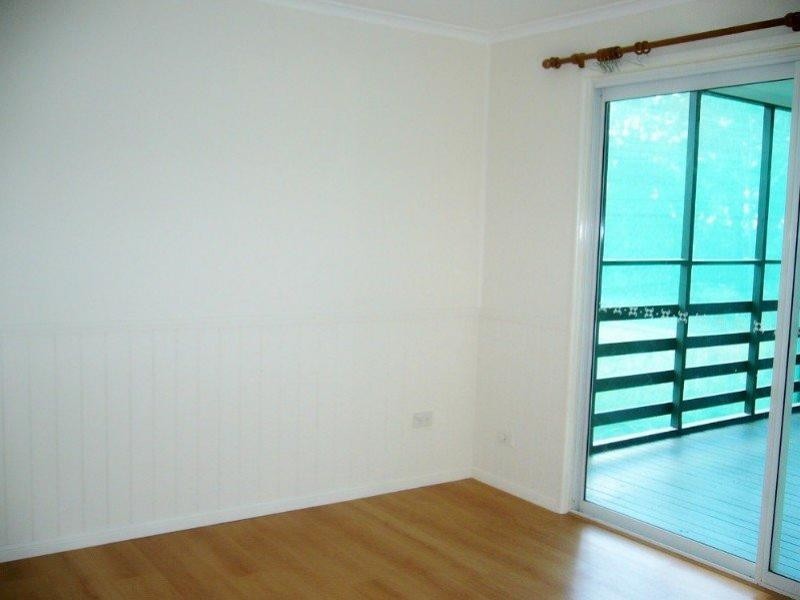 16 Nicholas St, Russell Island QLD 4184