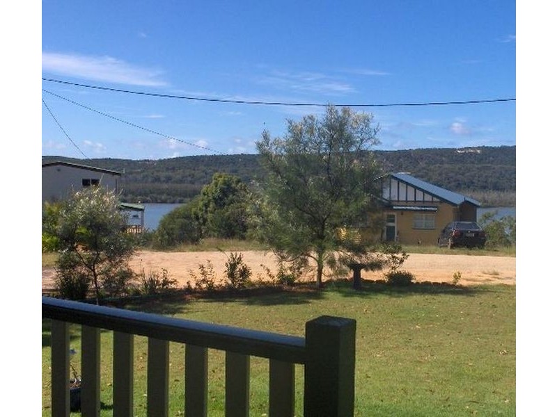 27 Leichhardt Terrace, Russell Island QLD 4184