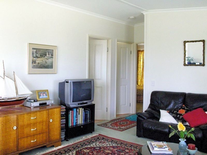 27 Leichhardt Terrace, Russell Island QLD 4184