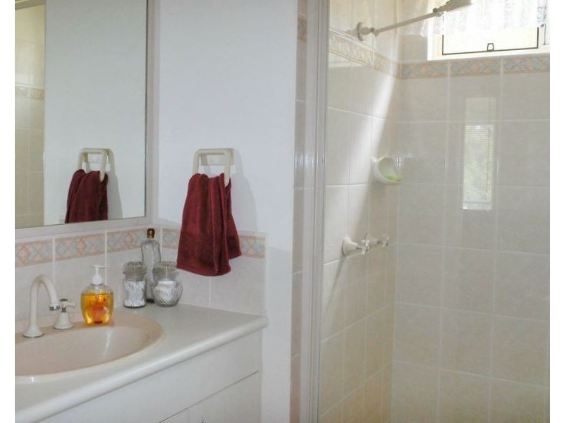 27 Leichhardt Terrace, Russell Island QLD 4184