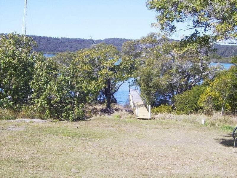 44  Canaipa Point Drive, Russell Island QLD 4184
