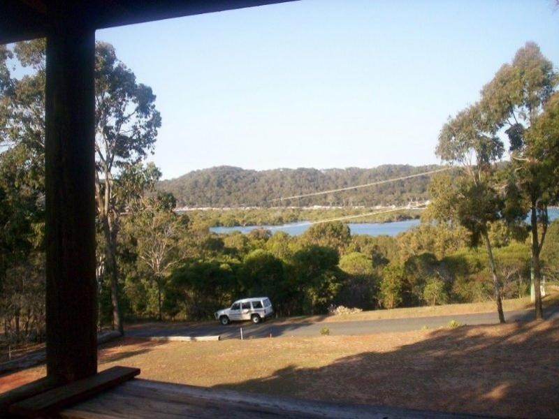 75  Lea-Weena Ave, Russell Island QLD 4184