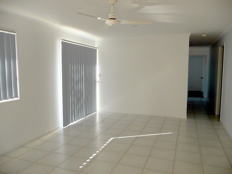 33 Ranch Park Drive, Pacific Haven QLD 4659