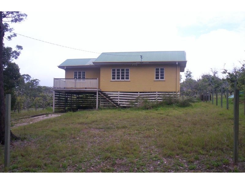 1  Acalypha St, Russell Island QLD 4184