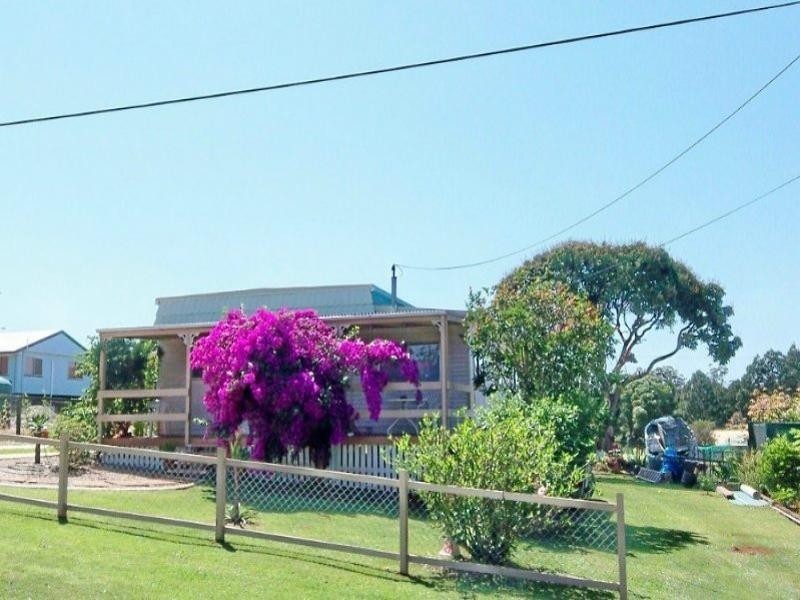 8  Pao Pao Road, Russell Island QLD 4184