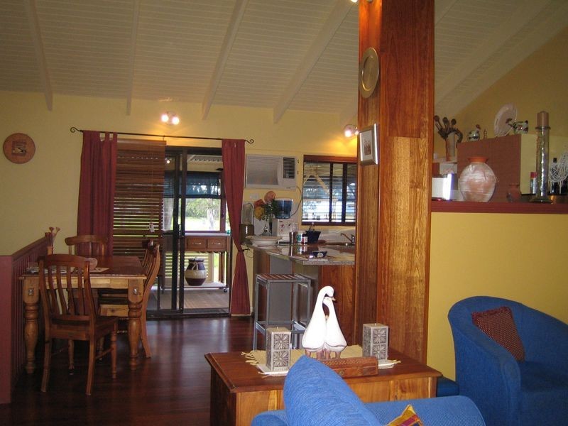 13 Zephyr Street, Russell Island QLD 4184