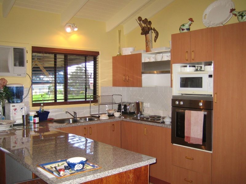 13 Zephyr Street, Russell Island QLD 4184