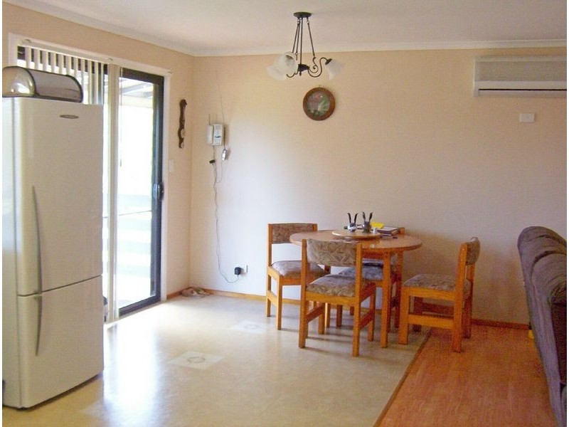 8  Aimeo Esplanade, Russell Island QLD 4184