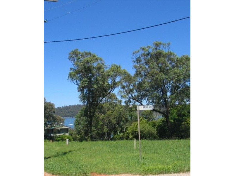 . Canaipa Point Drive, Russell Island QLD 4184