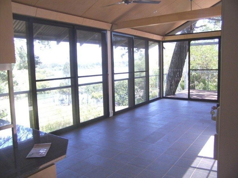 14 Thompson Esplanade, Russell Island QLD 4184