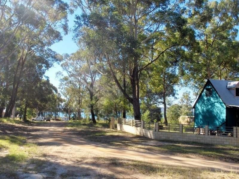 2 Fernbrook Avenue, Russell Island QLD 4184